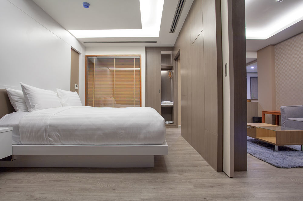 The Zense Boutique Hotel Phitsanulok Exterior foto